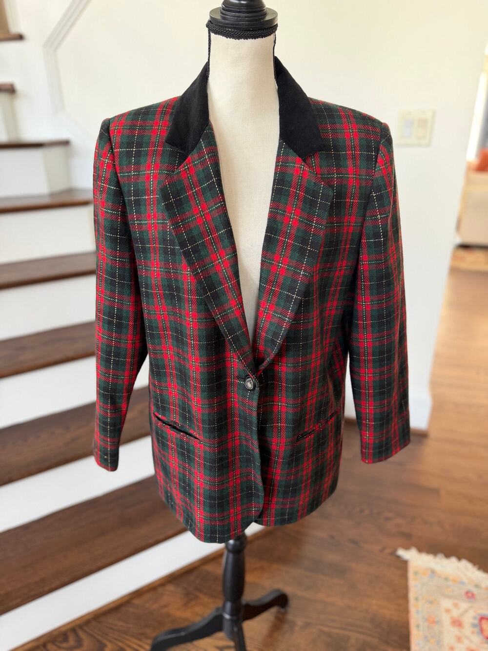 Vintage 90s Sag Harbor Green Red Tartan Plaid Wool Black Velvet Collar Blazer